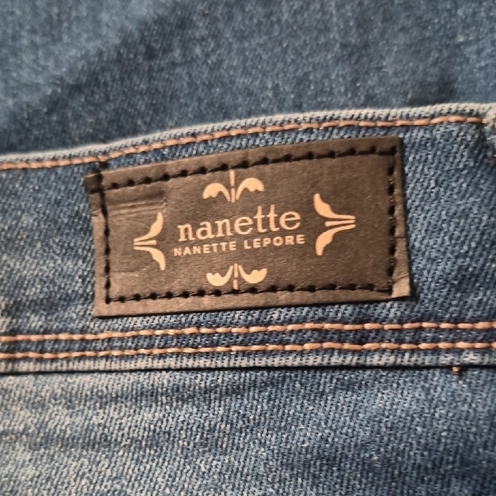 Woman's Blue Jeans - Picture 9 of 12